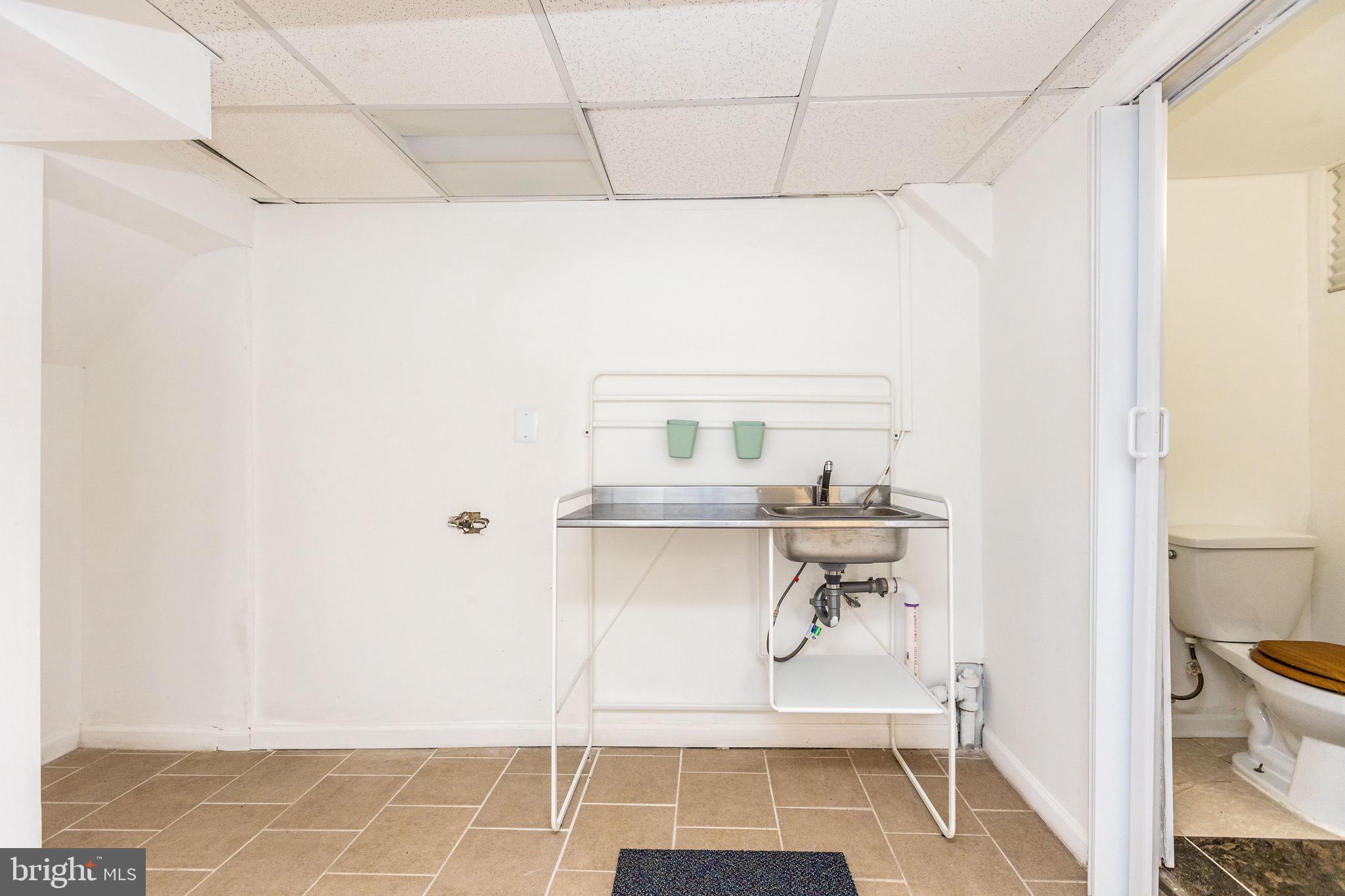 1626 Gleneagle Road Baltimore, MD 21239 - Photo 29 of 33