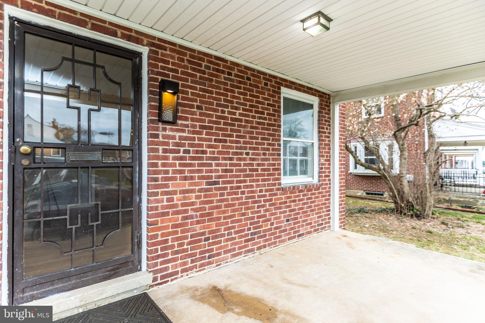 1626 Gleneagle Road Baltimore, MD 21239 - Photo 3 of 33