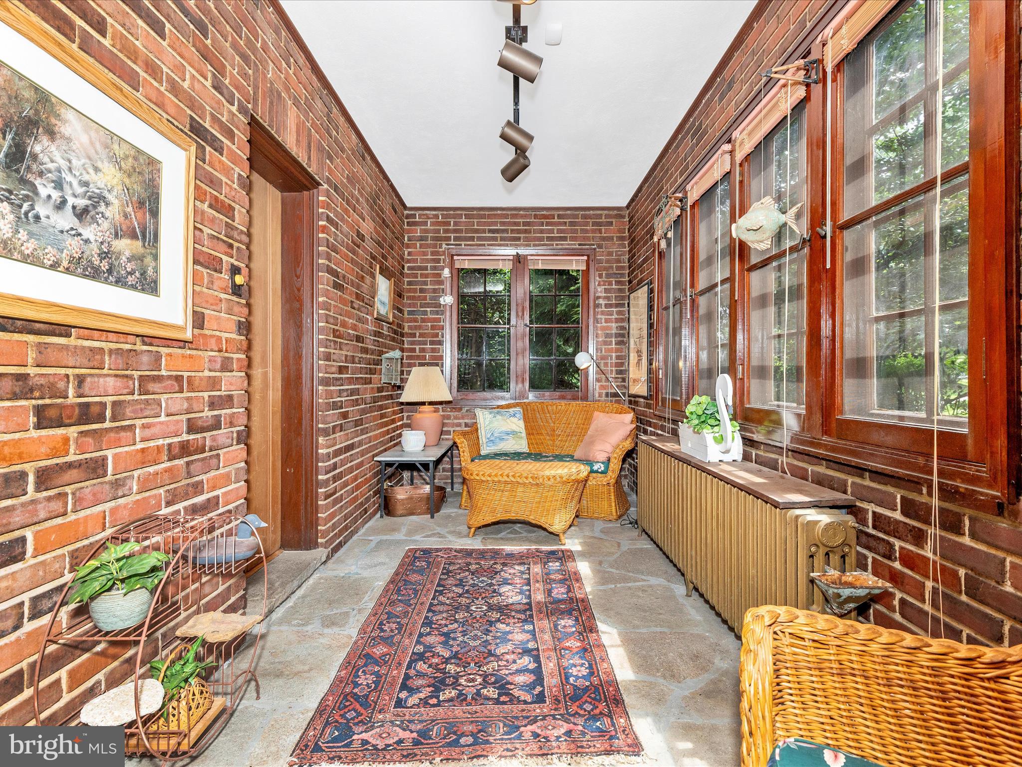 5100 Brook Green Road Baltimore, MD 21229 - Photo 20 of 54 Sun Room
