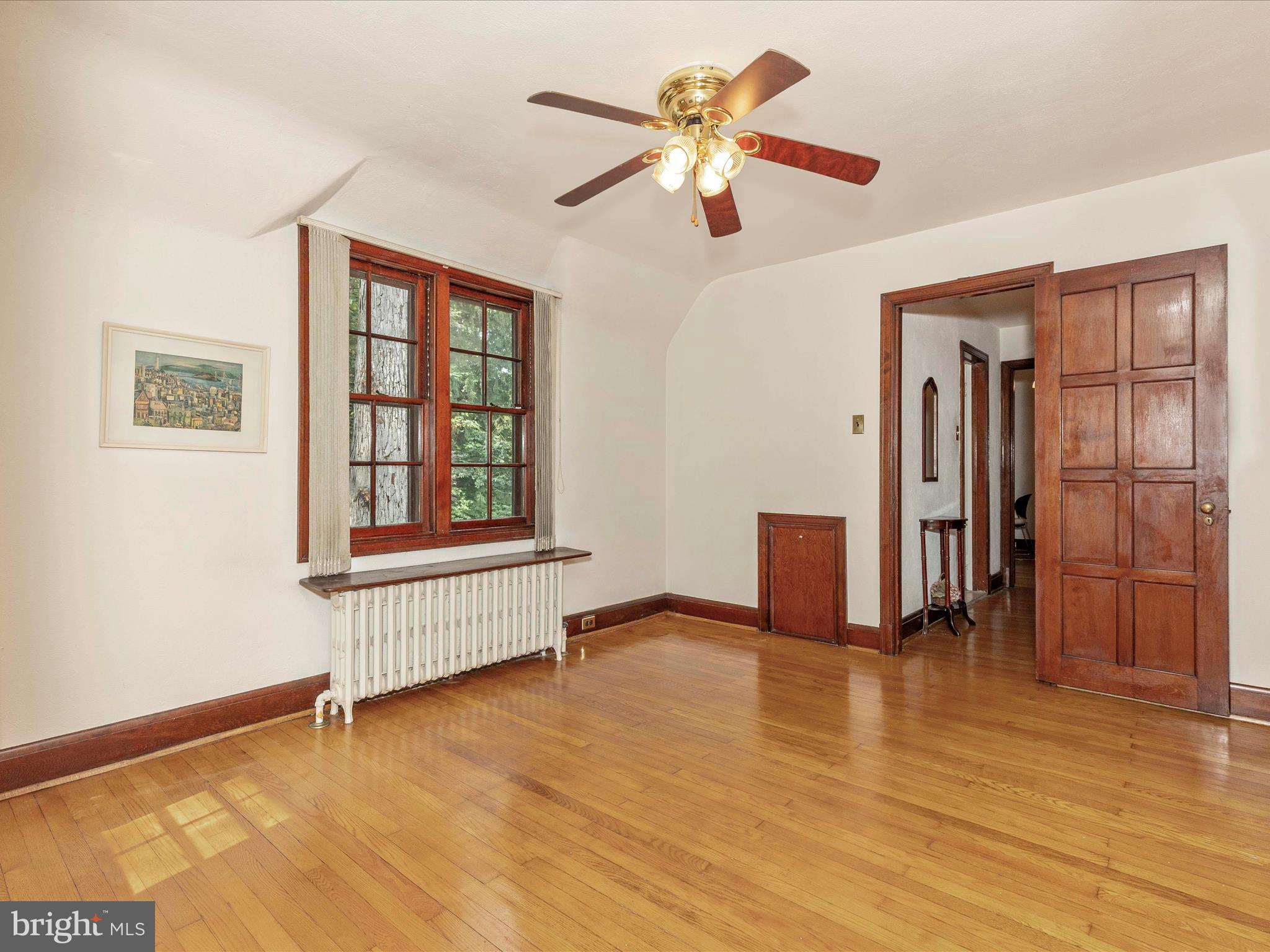 5100 Brook Green Road Baltimore, MD 21229 - Photo 29 of 54 a view of an empty room with a window