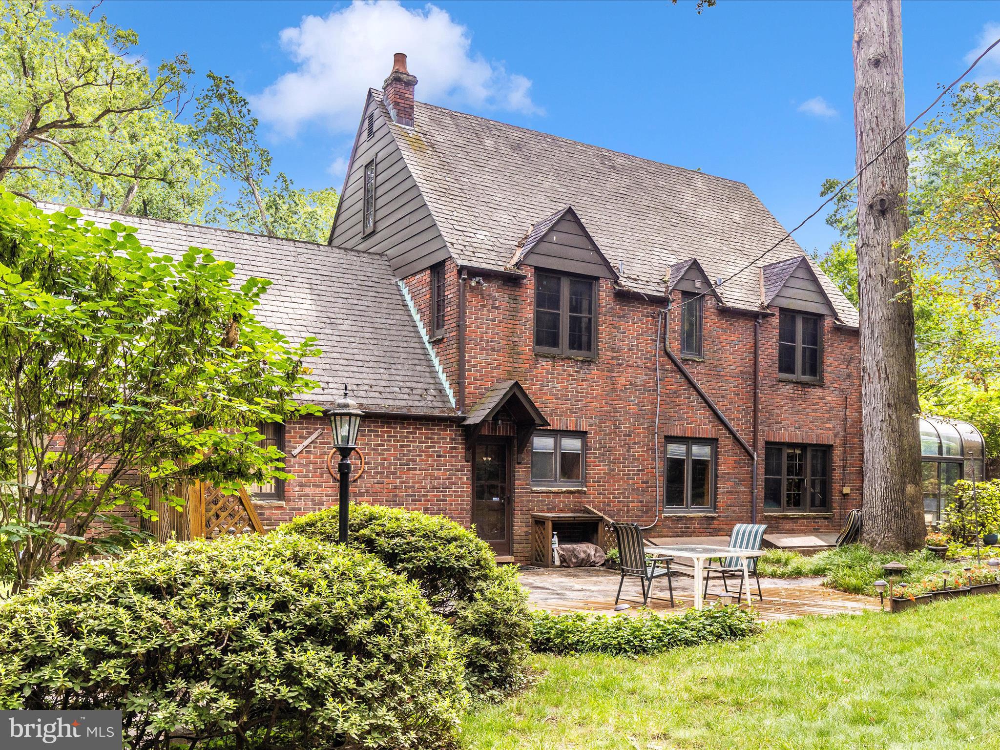 5100 Brook Green Road Baltimore, MD 21229 - Photo 47 of 54 front view of a house with a yard
