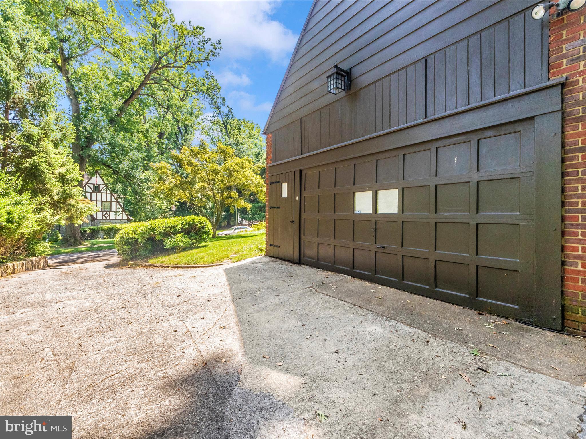 5100 Brook Green Road Baltimore, MD 21229 - Photo 50 of 54 a view of a backyard of the house