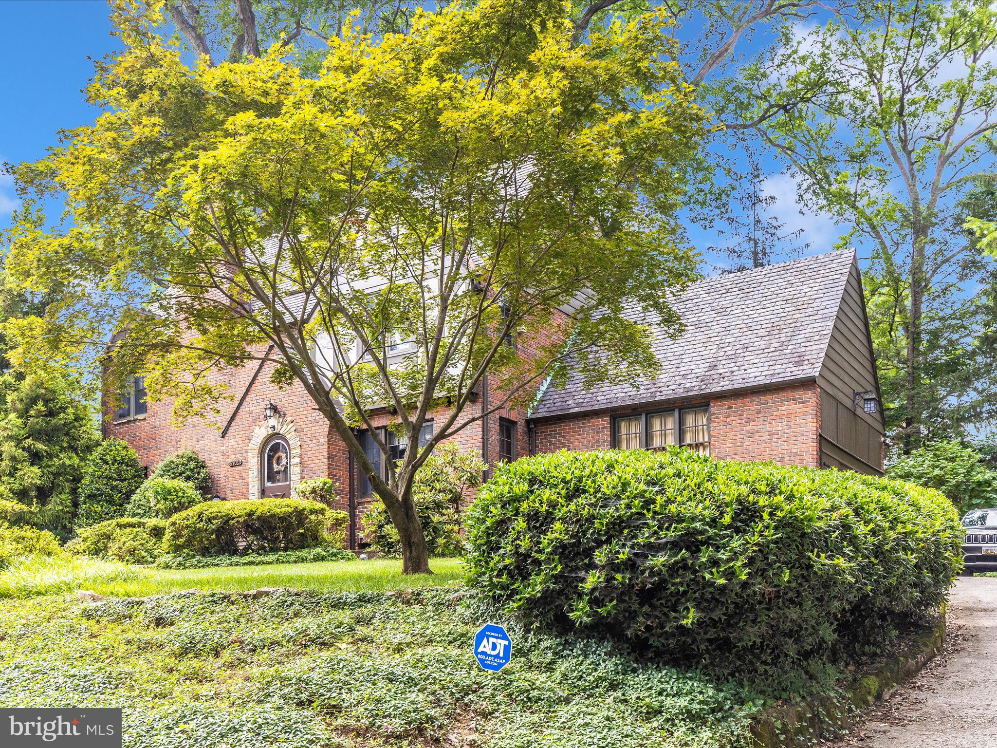 5100 Brook Green Road Baltimore, MD 21229 - Photo 52 of 54 a view of backyard with a garden and plants