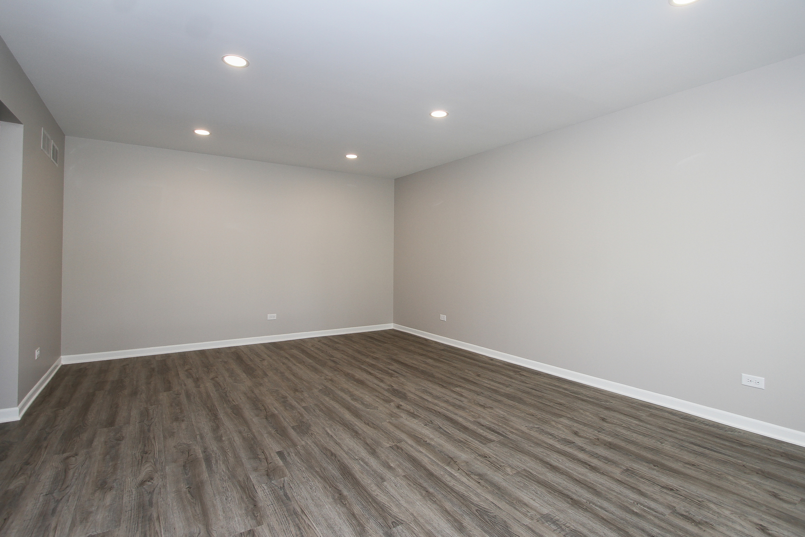4N725 Klein Road West Chicago, IL 60185 - Photo 15 of 30 Gallery Image 15