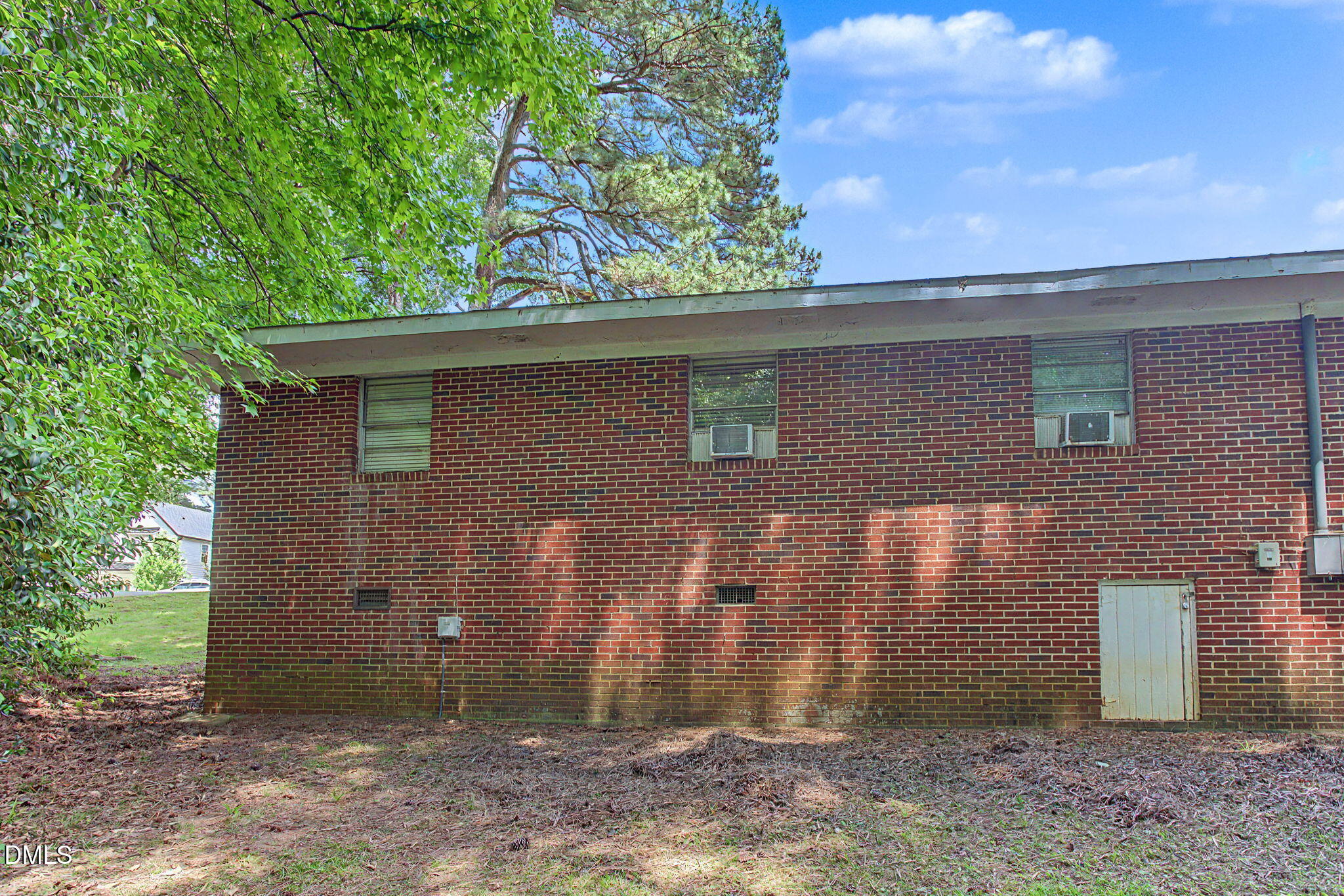 850 Athens Drive Raleigh, NC 27606 - Photo 16 of 32