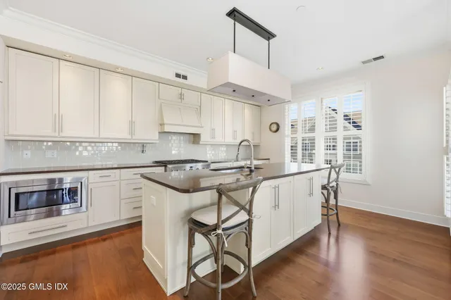 $1,450,000 | 77 Havemeyer Lane, Unit 420, Stamford, CT 06902