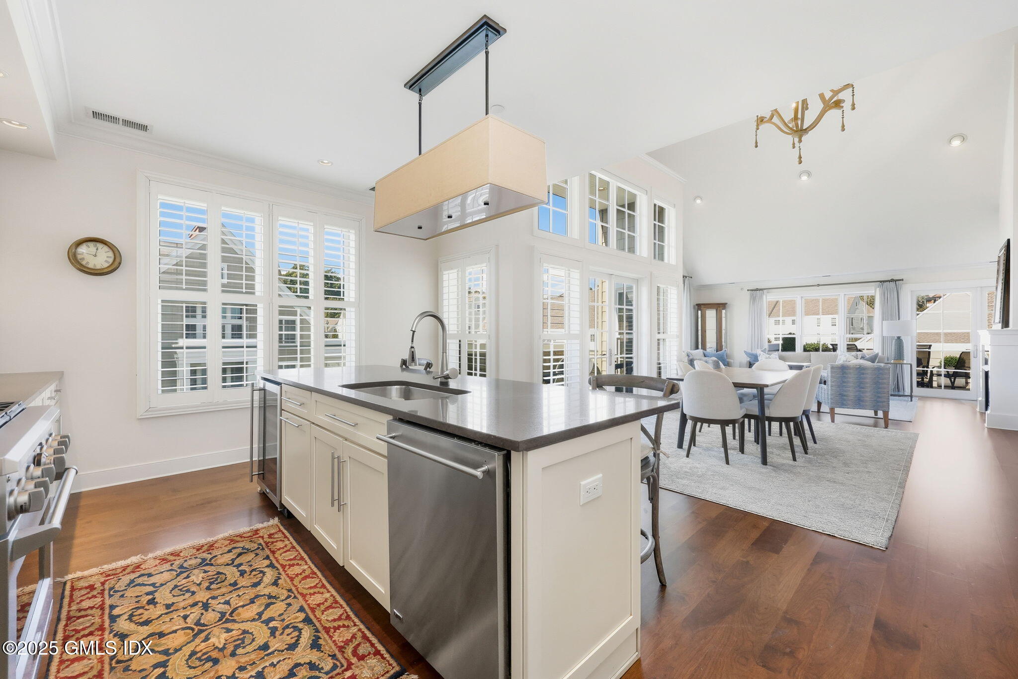 77 Havemeyer Lane, Unit 420 Stamford, CT 06902 - Photo 5 of 32 Kitchen to diningroom