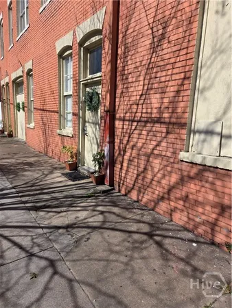 $1,900 | 125 East Broad Street, Unit 2C, Savannah, GA 31401