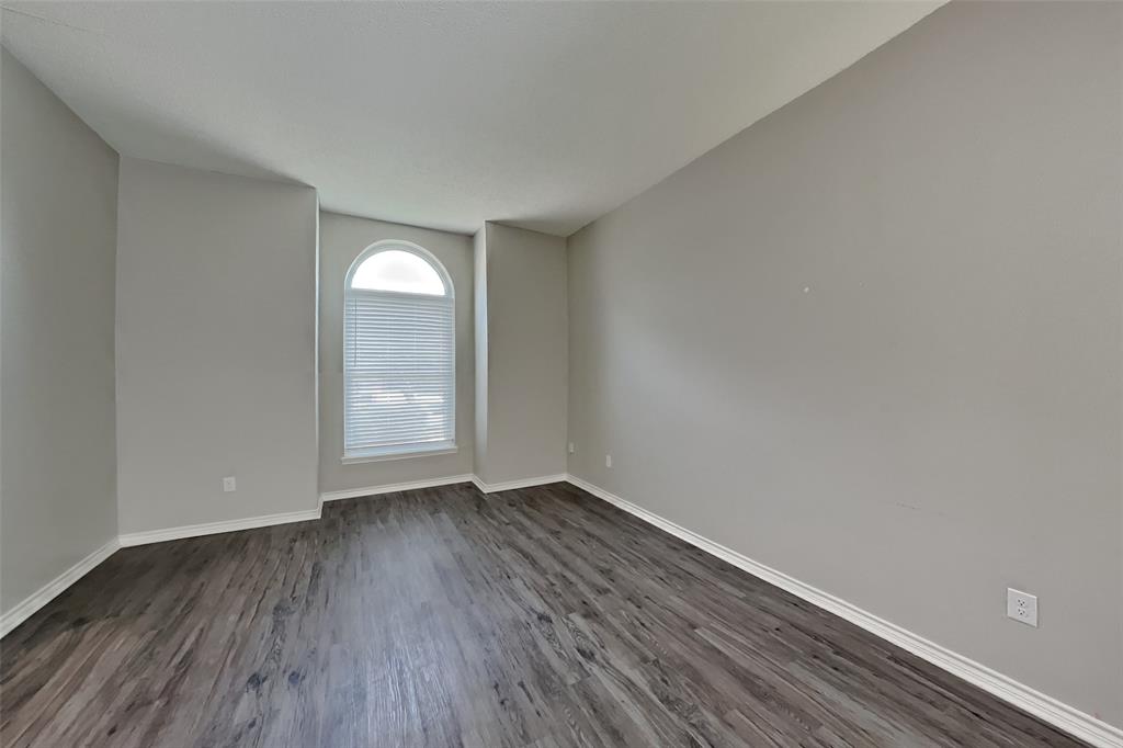 2211 Reverchon Drive Arlington, TX 76017 - Photo 4 of 19