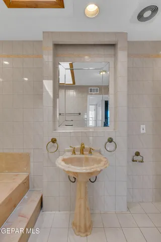 $575,000 | 2153 Trawood Drive, El Paso, TX 79935