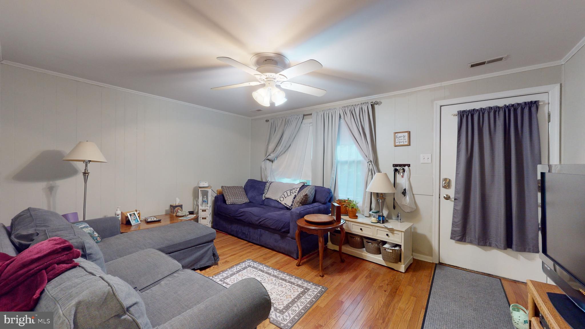 1110 Calvert Beach Road St. Leonard, MD 20685 - Photo 4 of 18 Lining Room