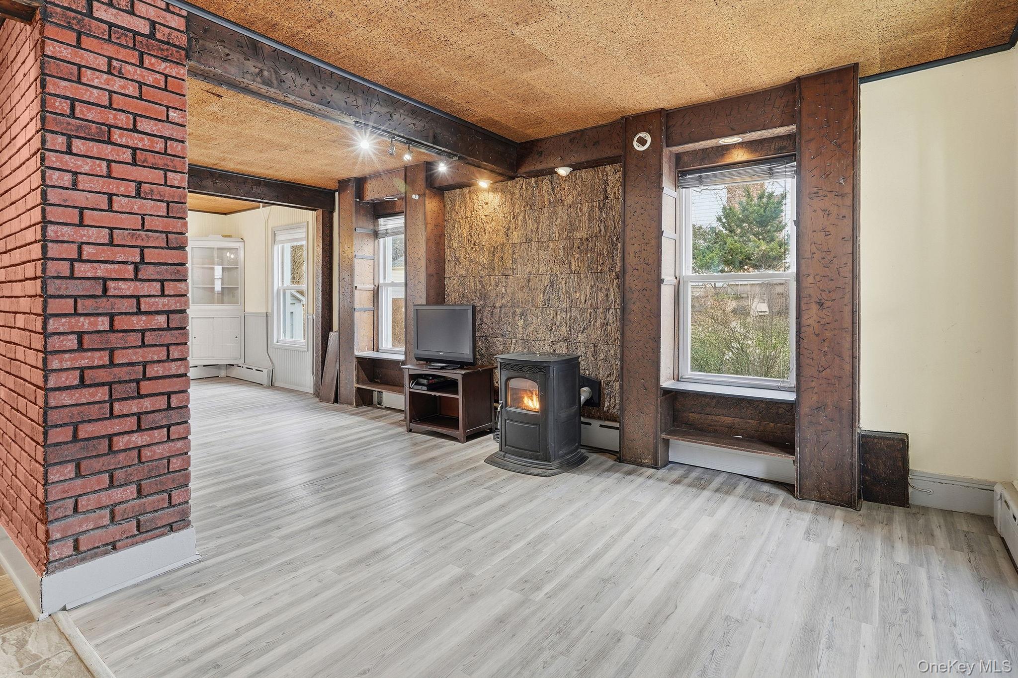 33 Mountain Road Irvington, NY 10533 - Photo 12 of 38