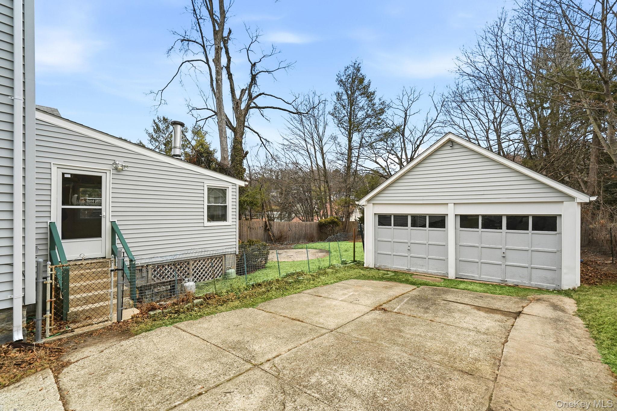 33 Mountain Road Irvington, NY 10533 - Photo 33 of 38 2 car garage with lots of extra parking