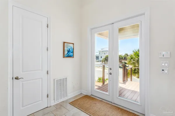 a view of an entryway of the house