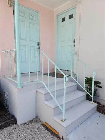 $2,500 | 565 Golden Gate Point, Unit 1, Sarasota, FL 34236