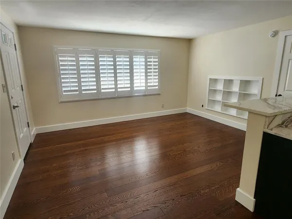 $2,500 | 565 Golden Gate Point, Unit 1, Sarasota, FL 34236