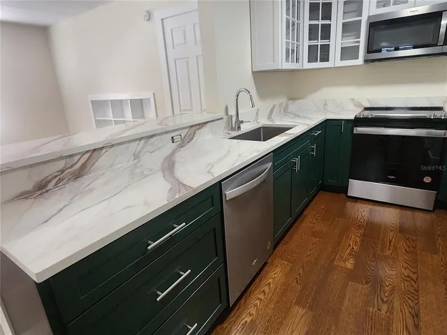 $2,500 | 565 Golden Gate Point, Unit 1, Sarasota, FL 34236