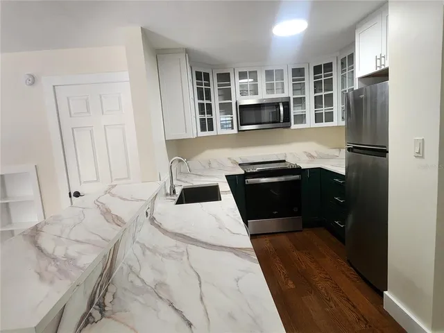 $2,500 | 565 Golden Gate Point, Unit 1, Sarasota, FL 34236