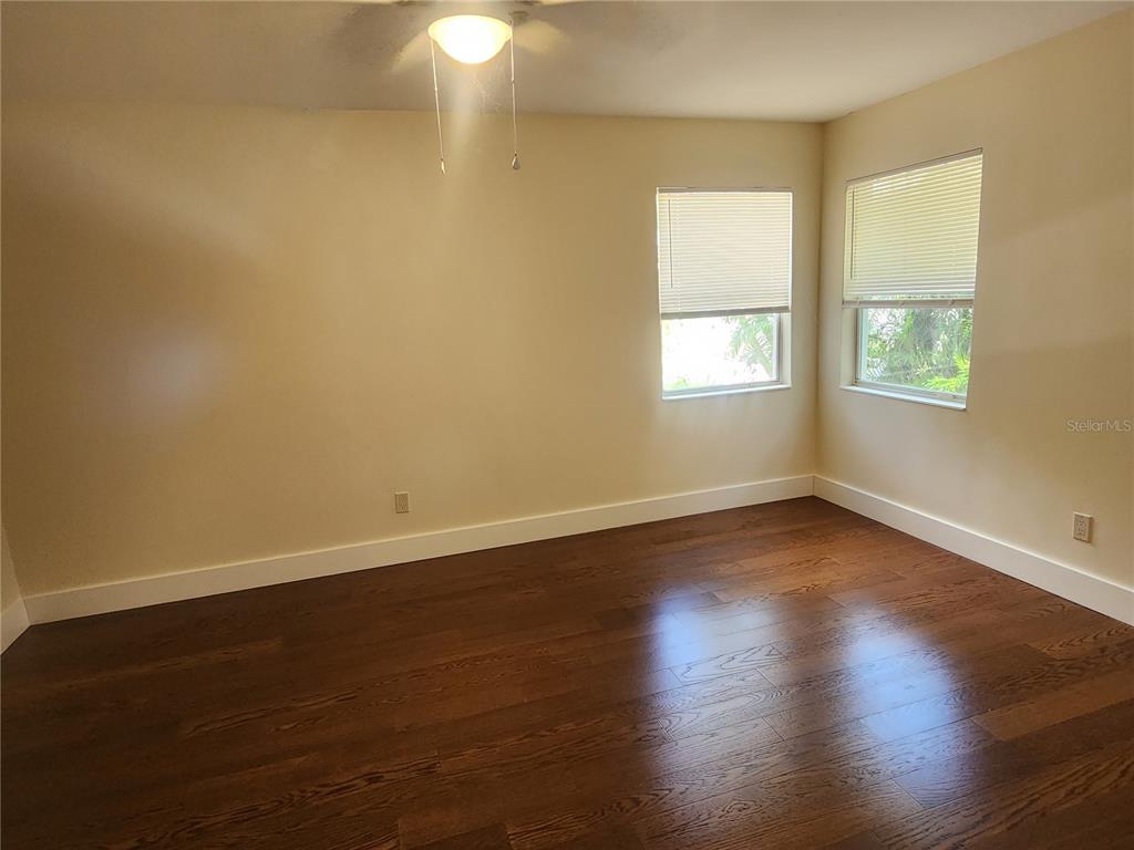 565 Golden Gate Point, Unit 1 Sarasota, FL 34236 - Photo 10 of 19