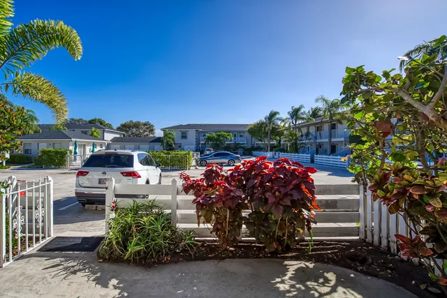 $274,900 | 326 West Pine Street, Lantana, FL 33462