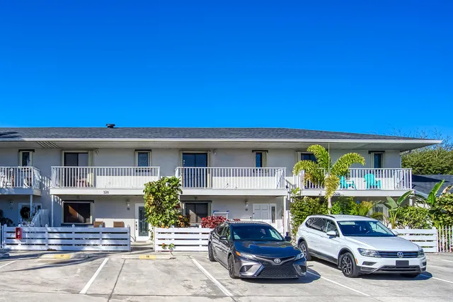 $274,900 | 326 West Pine Street, Lantana, FL 33462