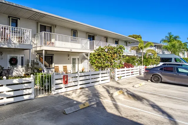 $274,900 | 326 West Pine Street, Lantana, FL 33462