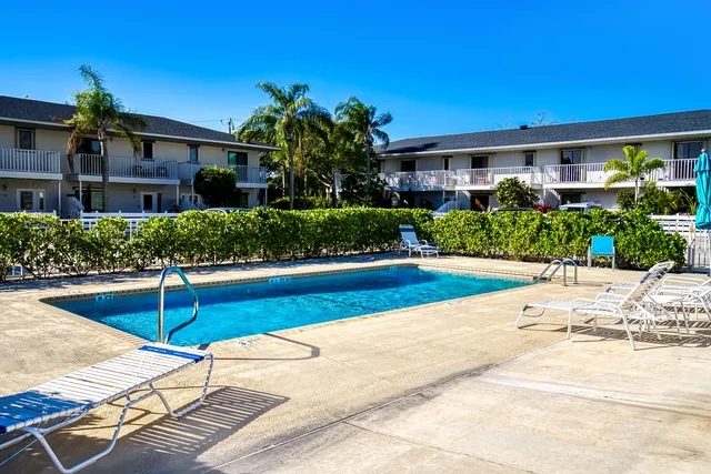 $274,900 | 326 West Pine Street, Lantana, FL 33462