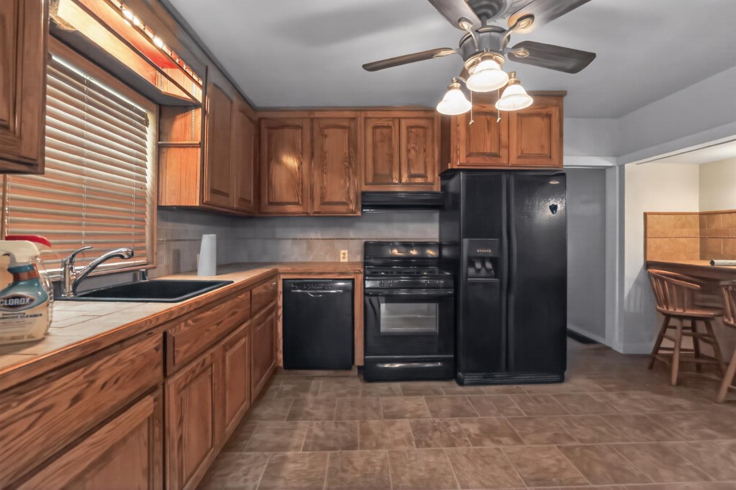 432 6th Street Gustine, CA 95322 - Photo 8 of 31