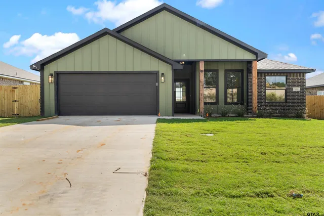 $321,000 | 16525 Crossing Circle, Lindale, TX 75771