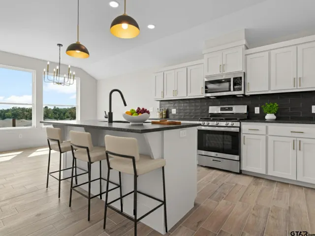 $321,000 | 16525 Crossing Circle, Lindale, TX 75771