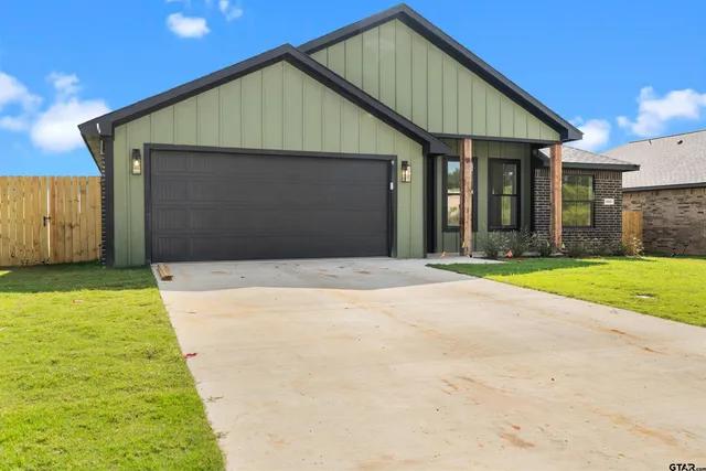 $321,000 | 16525 Crossing Circle, Lindale, TX 75771