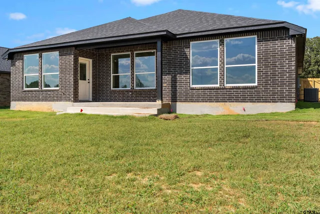 $321,000 | 16525 Crossing Circle, Lindale, TX 75771