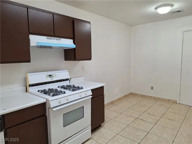 $1,595 | 6424 Hayden Peak Lane, Las Vegas, NV 89156