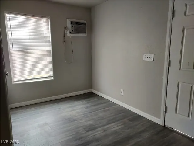 $1,595 | 6424 Hayden Peak Lane, Las Vegas, NV 89156