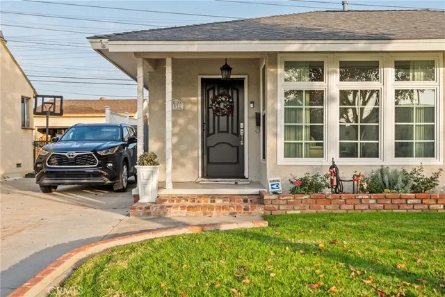 $999,000 | 5932 Eastbrook Avenue, Lakewood, CA 90713