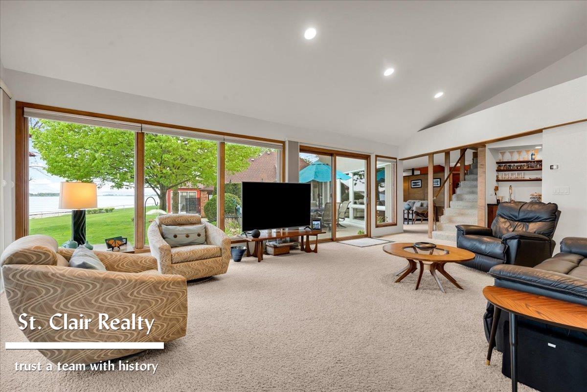 560 North Riverside Avenue St. Clair, MI 48079 - Photo 6 of 49