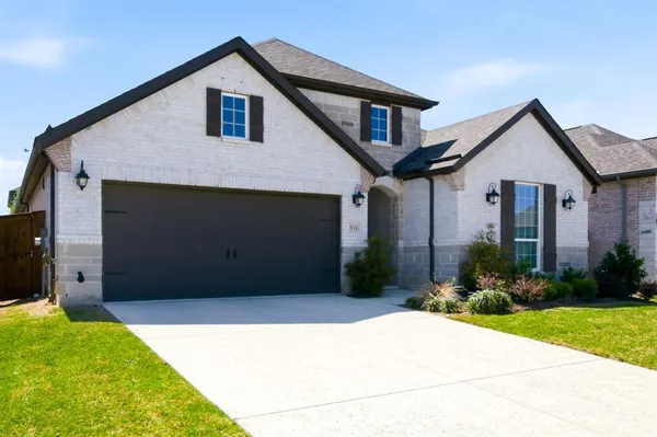 $535,000 | 910 Winter Cherry Lane, Haslet, TX 76052