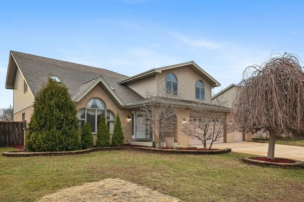 $729,000 | 9024 Witham Lane, Woodridge, IL 60517