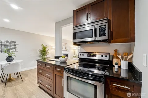 $289,500 | 21305 48th Avenue West, Unit B110, Mountlake Terrace, WA 98043