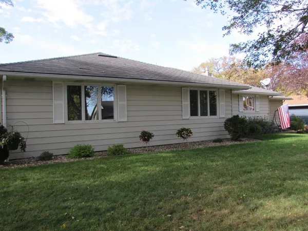 $325,000 | 1317 Beach Place, Fairmont, MN 56031