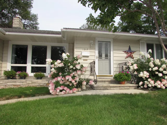 $325,000 | 1317 Beach Place, Fairmont, MN 56031