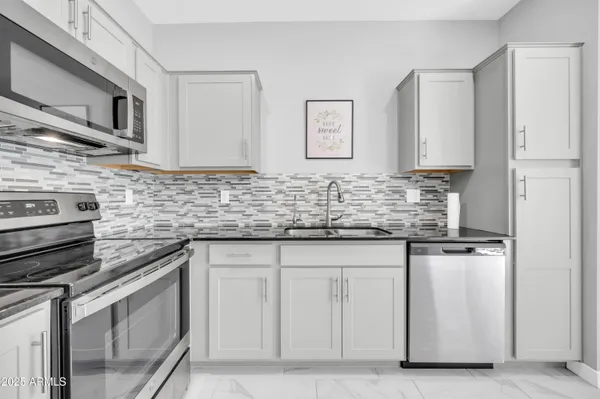 $1,999 | 8326 North 22nd Lane, Phoenix, AZ 85021