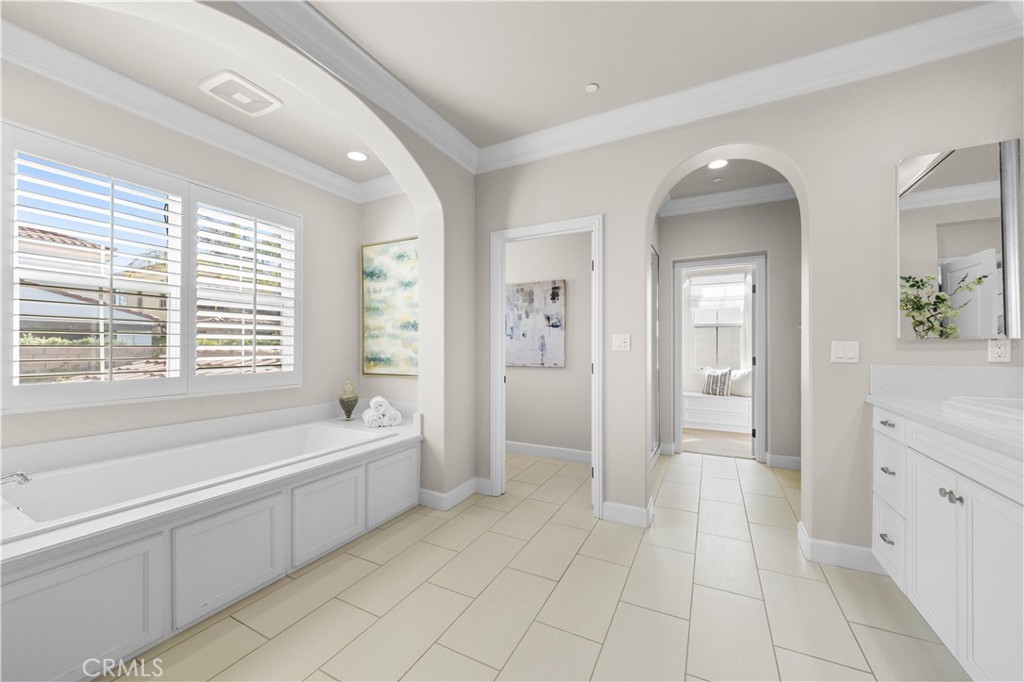 71 Clocktower Irvine, CA 92620 - Photo 31 of 59 Soaking tub