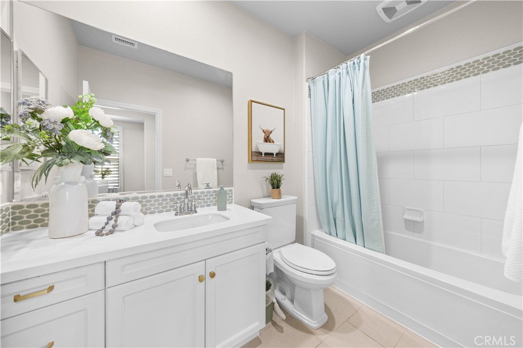 71 Clocktower Irvine, CA 92620 - Photo 47 of 59 Ensuite bathroom