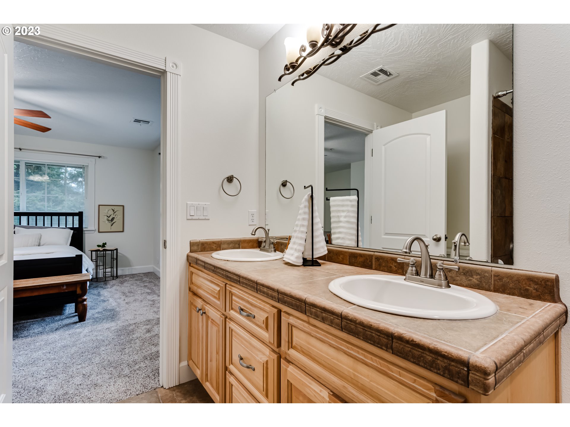 4506 Fox Hollow Road Eugene, OR 97405 - Photo 30 of 48 Bathroom