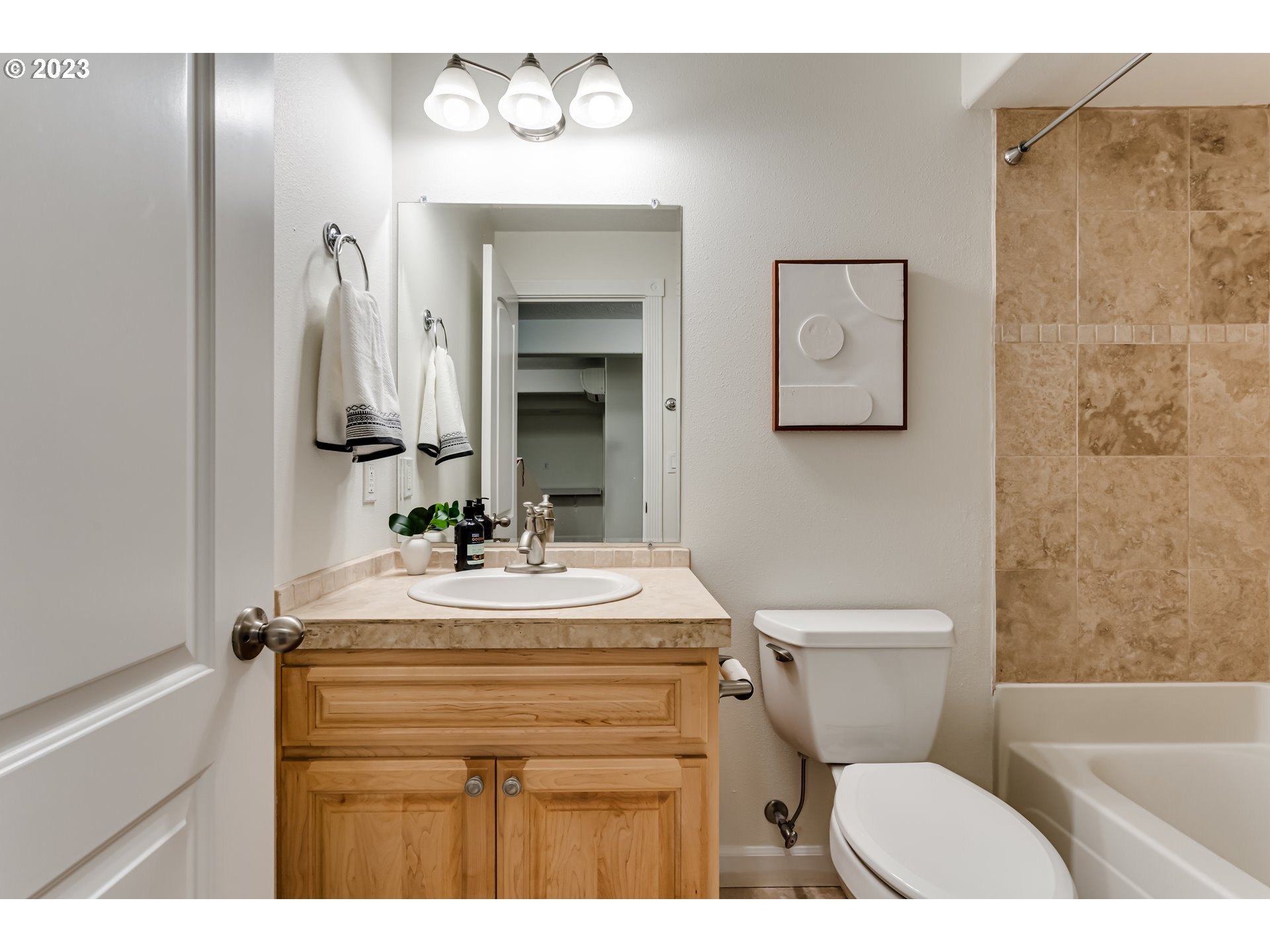 4506 Fox Hollow Road Eugene, OR 97405 - Photo 41 of 48 Bathroom