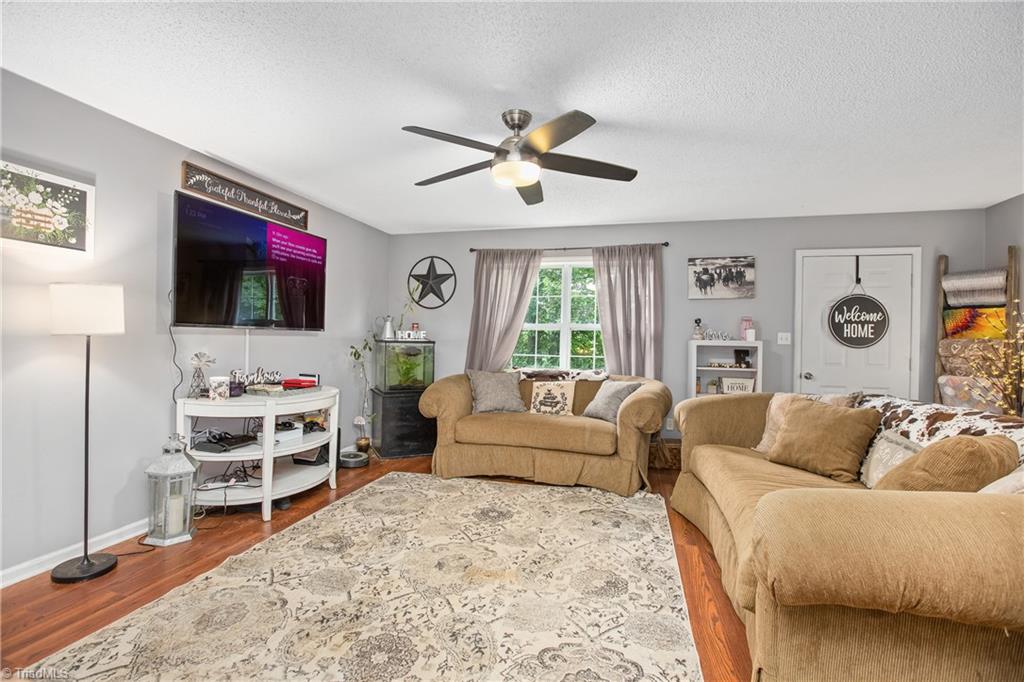 878 Quail Road Lexington, NC 27292 - Photo 5 of 27 Gallery Image 5