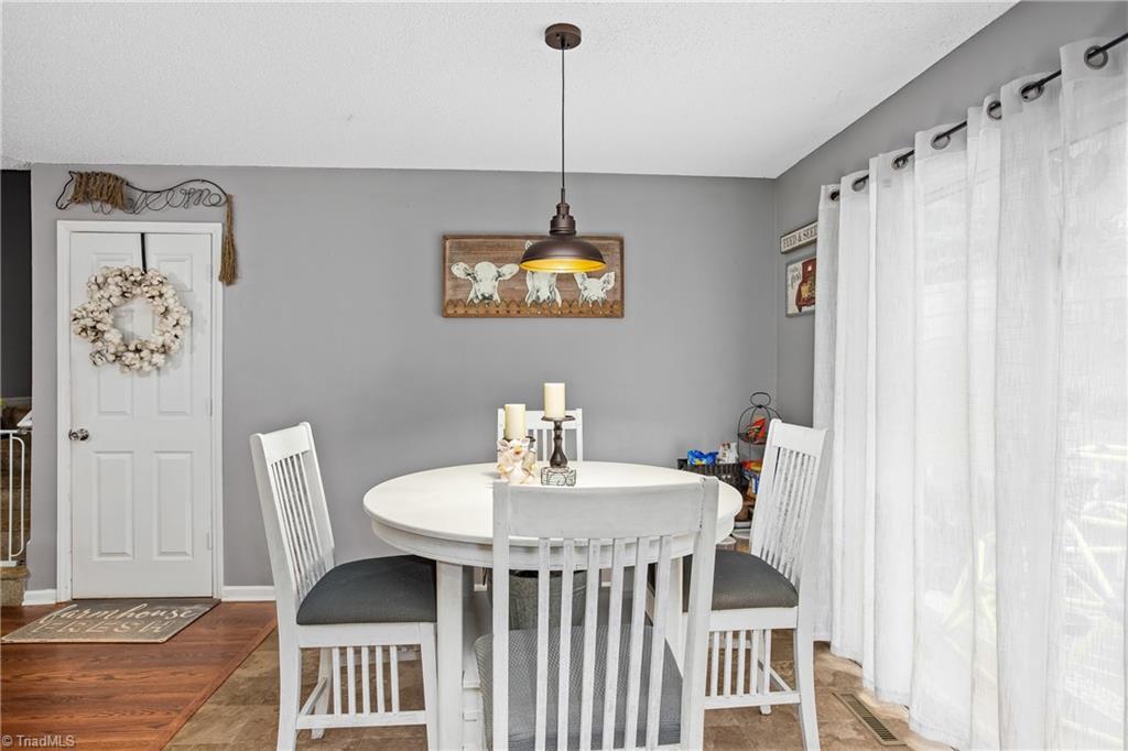 878 Quail Road Lexington, NC 27292 - Photo 7 of 27 Gallery Image 7