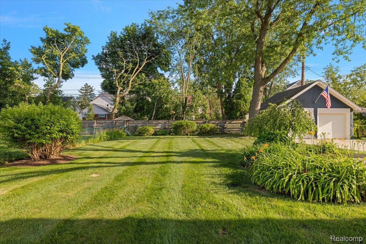 2136 Dorchester Road Birmingham, MI 48009 - Photo 58 of 76 024-2136 Dorchester-21.jpg