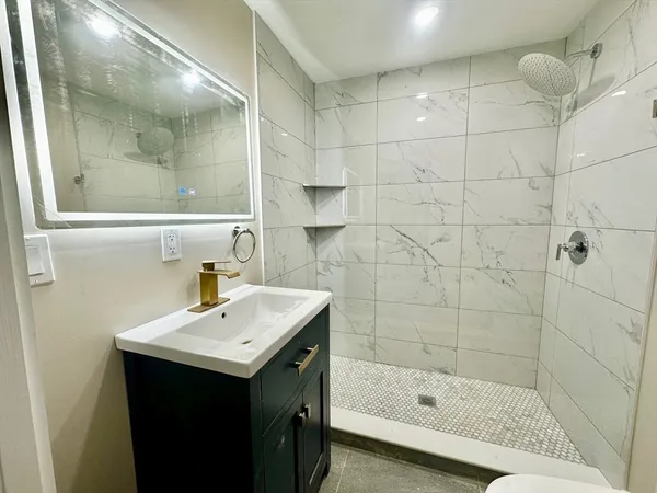 $2,950 | 4 Chesterton Street, Unit 2A, Boston, MA 02119